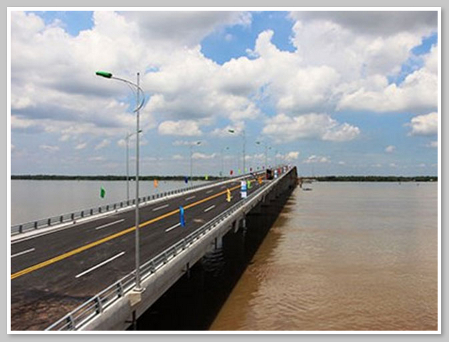 Cầu Cổ Chiên được thiết kế với cơ sở hạ tầng chất lượng đảm bảo an toàn cho người dân khi tham gia giao thông 